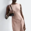 Asymmetrisches Midikleid aus Satin