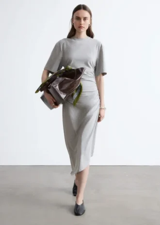 Asymmetrisches Midikleid aus T-Shirt-Material