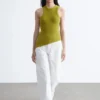 Asymmetrisches Tanktop aus Rippenstrick