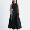 Ausgestelltes Midikleid