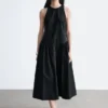 Ausgestelltes Midikleid