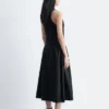 Ausgestelltes Midikleid
