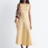 Ausgestelltes Midikleid aus Leinen