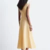 Ausgestelltes Midikleid aus Leinen