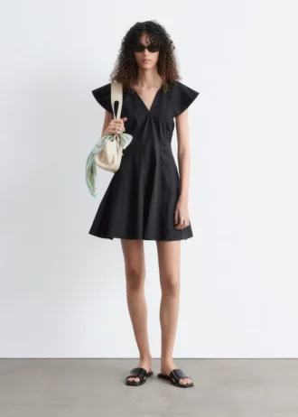 Ausgestelltes Minikleid