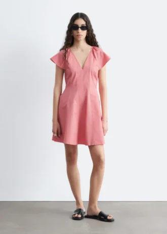 Ausgestelltes Minikleid