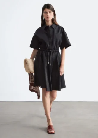 Ausgestelltes Minikleid mit Kordelzug