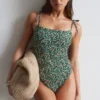 Badeanzug mit Bindebändern