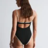 Badeanzug mit kontrastierenden Rippenbündchen