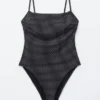 Badeanzug mit Polka-Dots