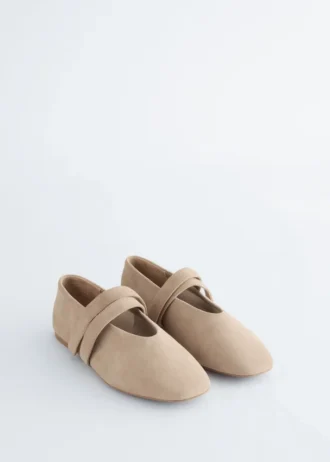 Ballerinas aus Wildleder mit gekreuzten Riemen