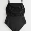 Bandeau-Badeanzug mit offenem Rücken