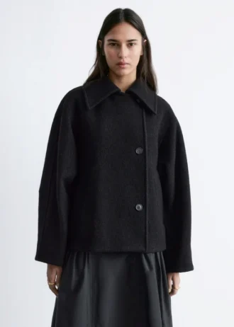 Übergroße Wolljacke