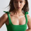 Bikini-Oberteil mit Schleifendetail