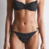 Bikini-Slip mit seitlichen Bändern