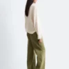 Bluse mit gefaltetem Stehkragen