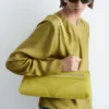 Bluse mit gerafftem Gürtel
