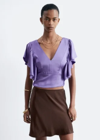 Bluse mit Rüschen und V-Ausschnitt