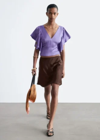 Bluse mit Rüschen und V-Ausschnitt