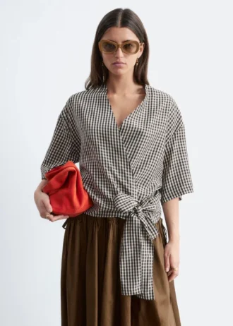 Bluse mit Wickelausschnitt