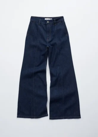 Bootcut-Jeans mit Wickelnähte