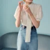 Bedruckte Seiden-Bluse mit Krawattenkragen