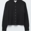 Dünn gestrickter Cardigan