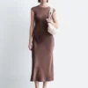 Figurbetontes Maxikleid aus Satin