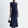 Figurbetontes Maxikleid aus Satin