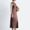 Figurbetontes Maxikleid aus Satin