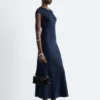 Figurbetontes Maxikleid aus Satin