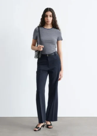 Gerade Hose mit Pressfalte