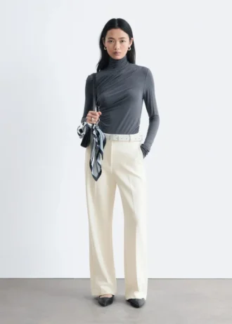 Gerade Hose mit Pressfalte