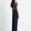 Gerade Hose mit Pressfalte