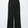 Gerade Hose mit Pressfalte