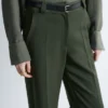Gerade Hose mit Pressfalte