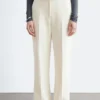 Gerade Hose mit Pressfalte