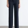 Gerade Hose mit Pressfalte