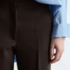 Gerade Hose mit Pressfalte