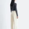 Gerade Hose mit Pressfalte
