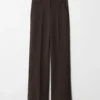 Gerade Hose mit Pressfalte
