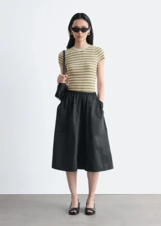 Geraffter Midirock aus Twill