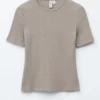 Geripptes T-Shirt