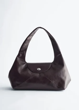 Geschwungene Leder-Schultertasche