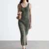 Gestreiftes Midikleid aus Rippstrick