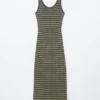 Gestreiftes Midikleid aus Rippstrick
