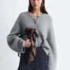 Gestrickter Cardigan aus gebürsteter Mohair-Mischung