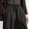 Hose mit Kordelzug und weitem Bein
