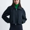 Jacke mit skulpturalen Ärmeln