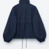 Jacke mit Stehkragen und Kordelzug